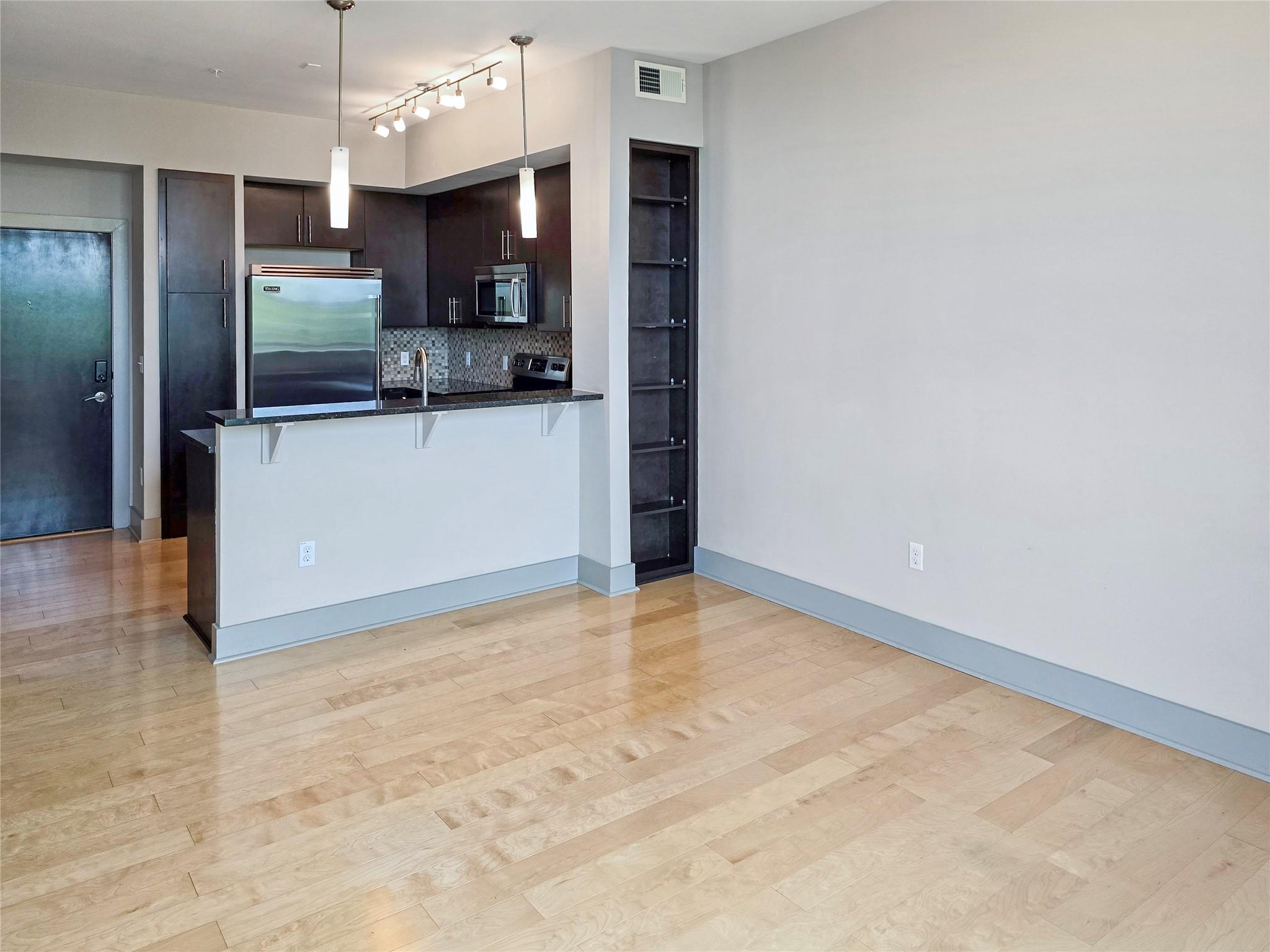 1320 Robert Browning ST 308