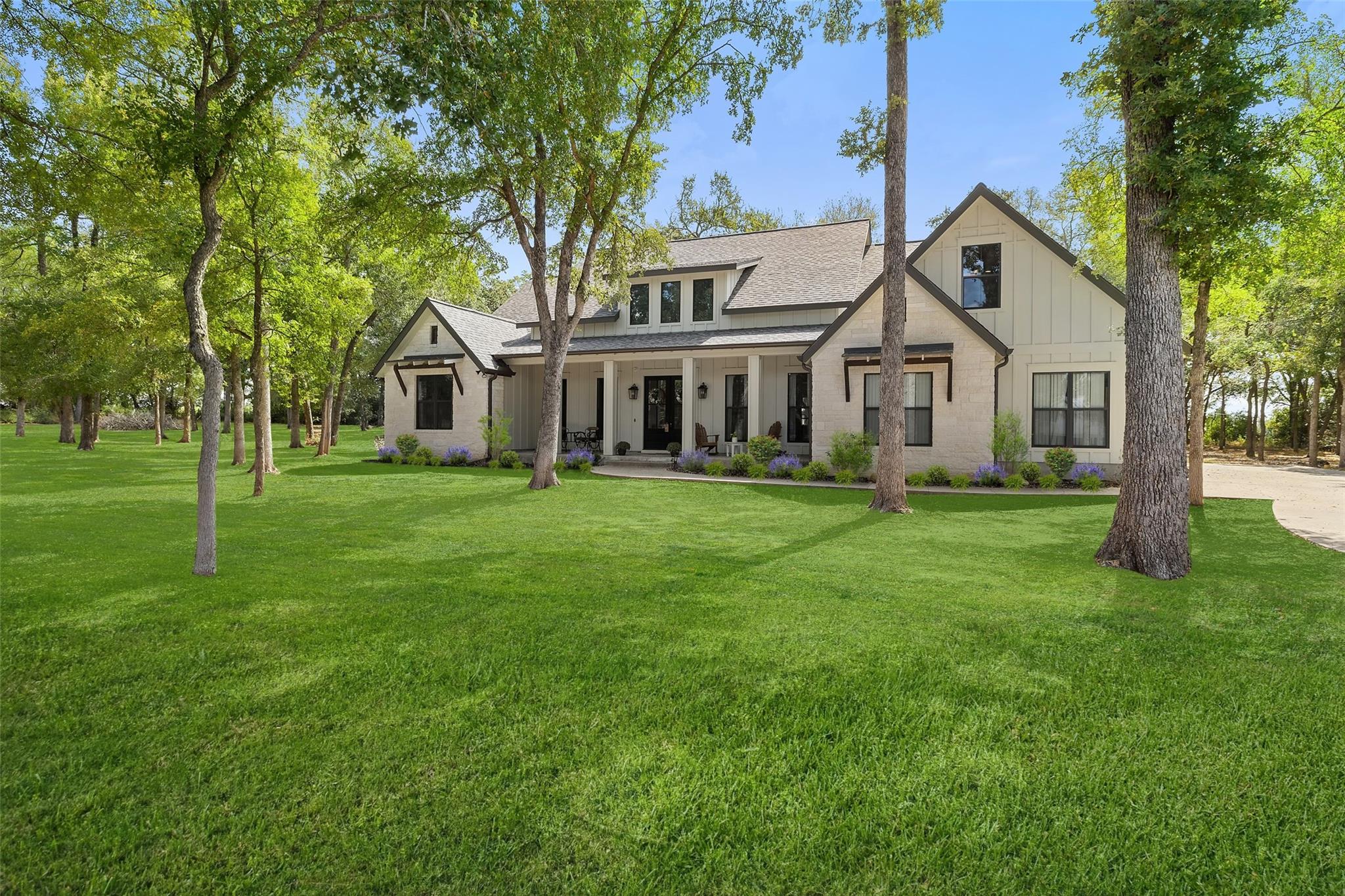 View Elgin, TX 78621 house