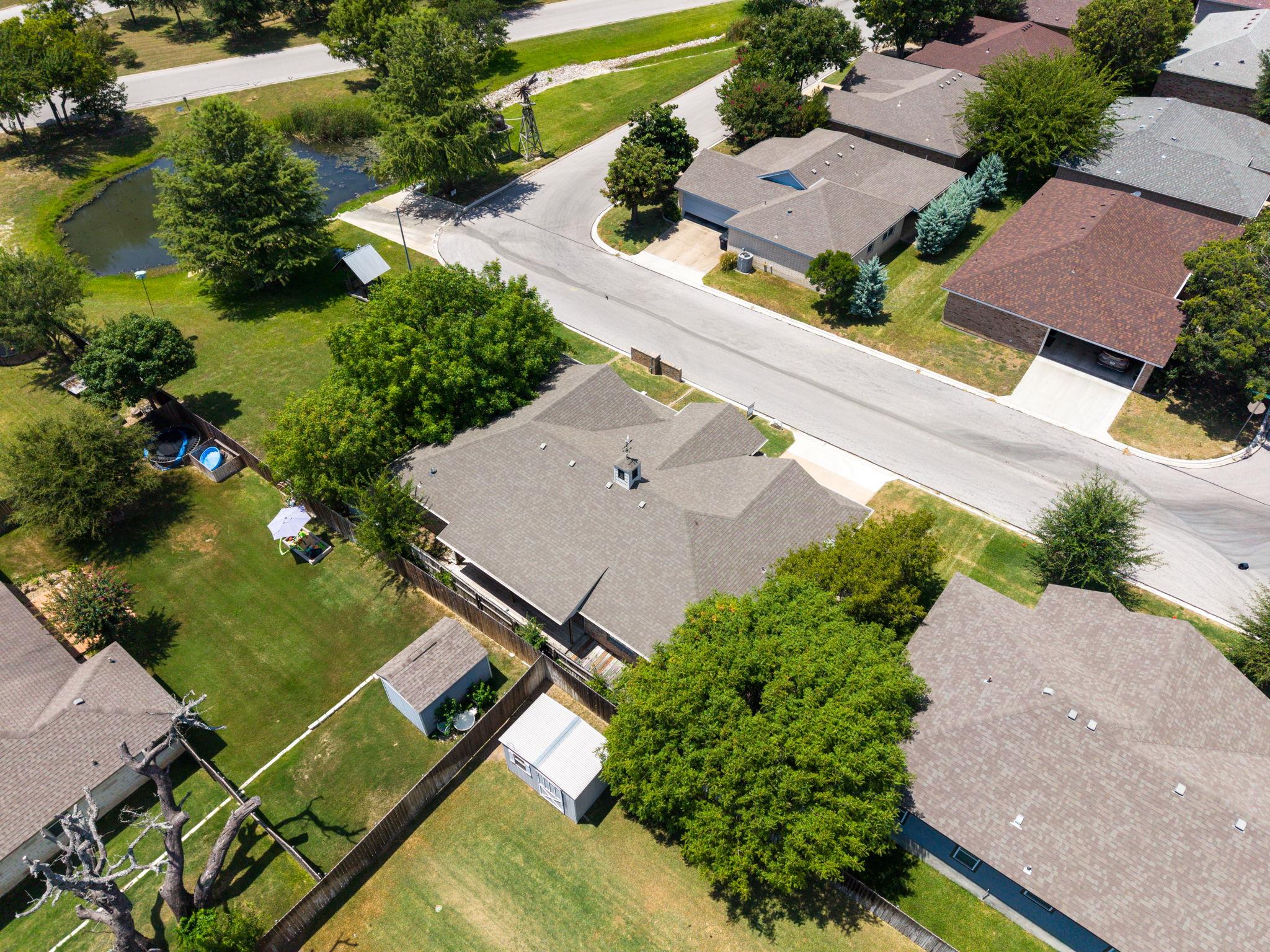 1204 Applewood DR E