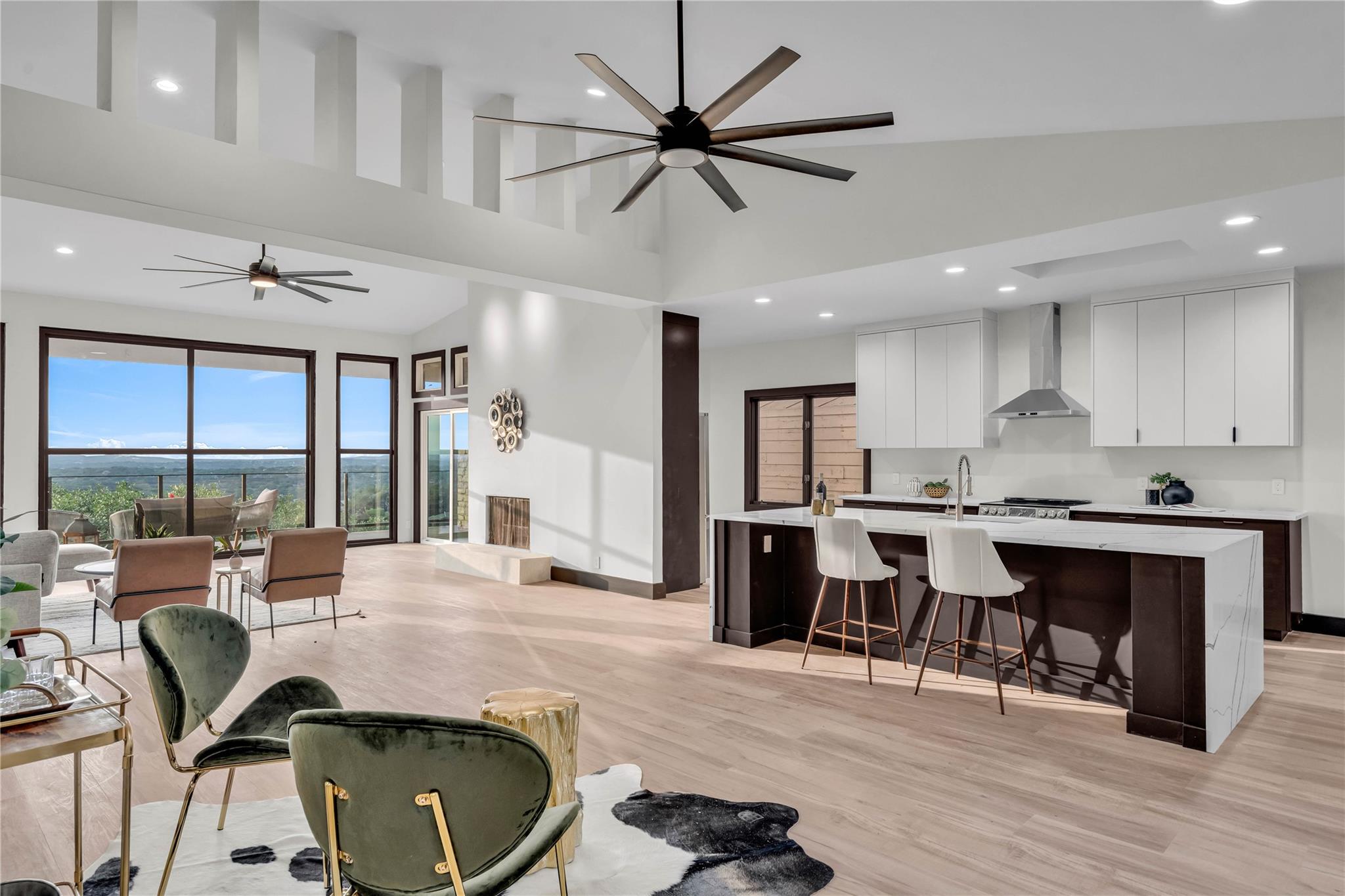 112 Paragon CT