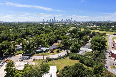 Photo of 3311 Bengston ST, Austin, TX 78702 (MLS # 6357042)