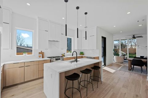 Tiny photo for 1407 Valleyridge DR #B, Austin, TX 78704 (MLS # 5272420)
