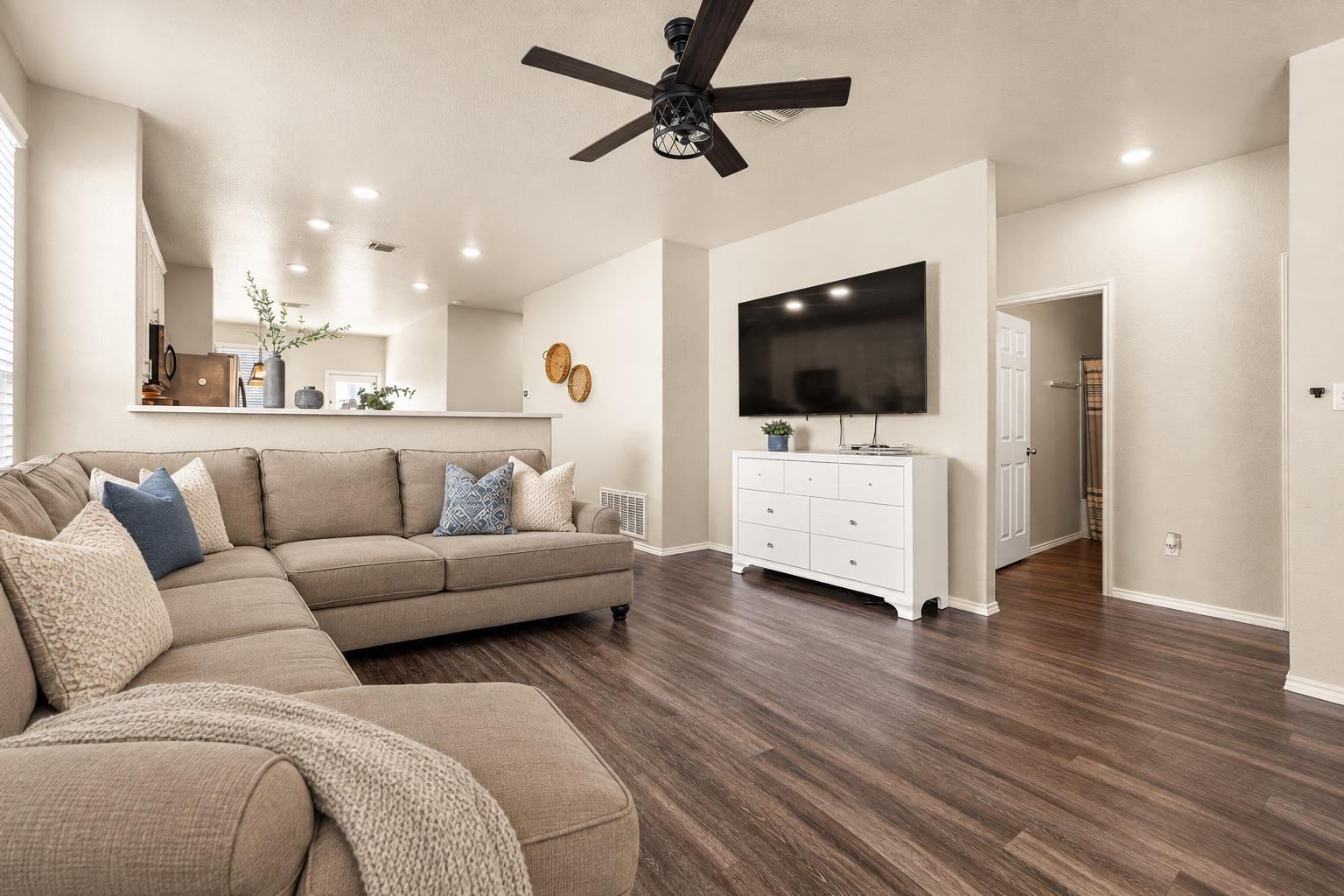 323 Zuma DR