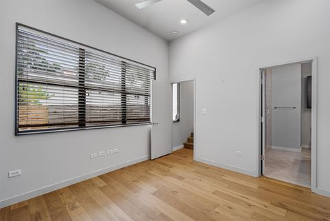 Tiny photo for 2207 New York Ave, Austin, TX 78702 (MLS # 8645719)