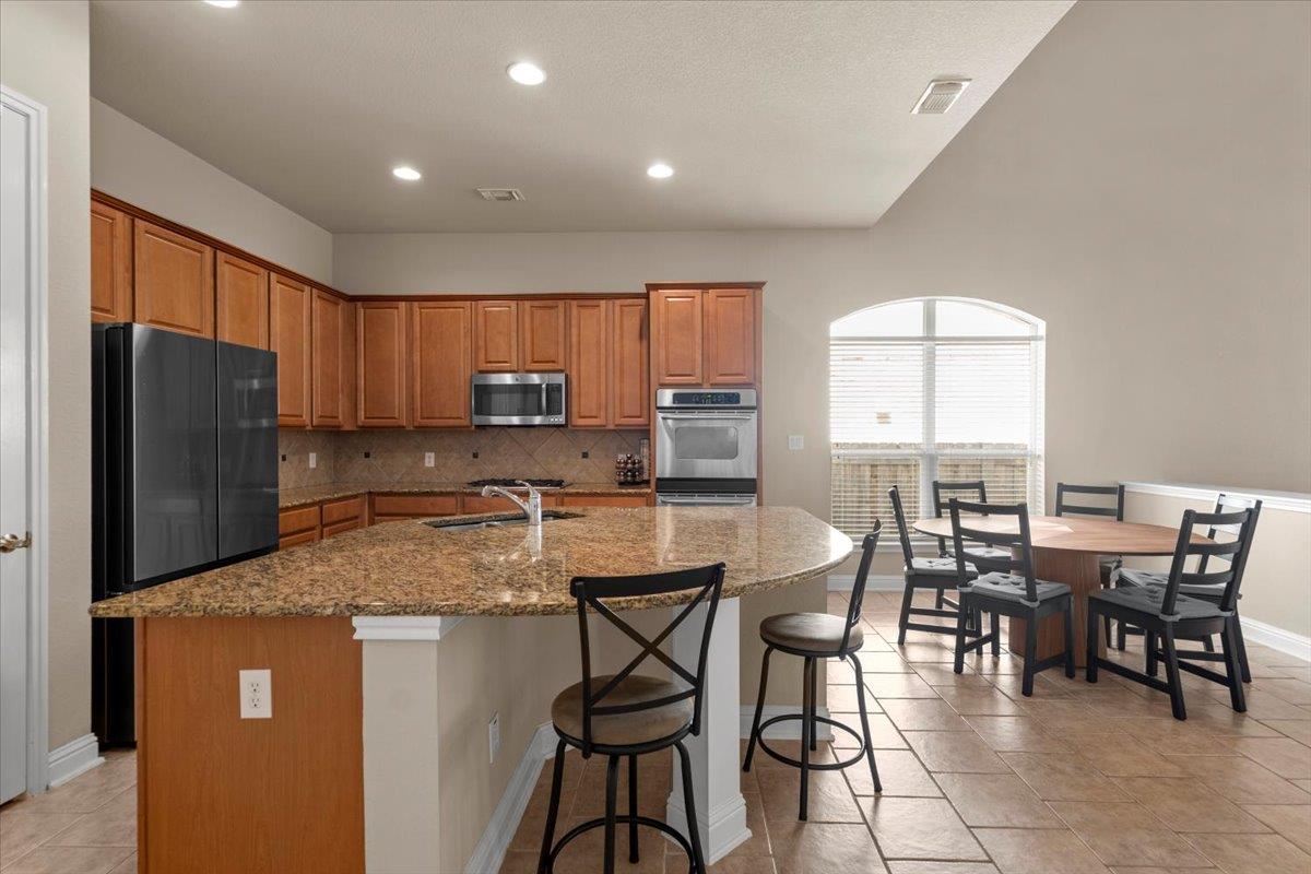 15601 Interlachen DR