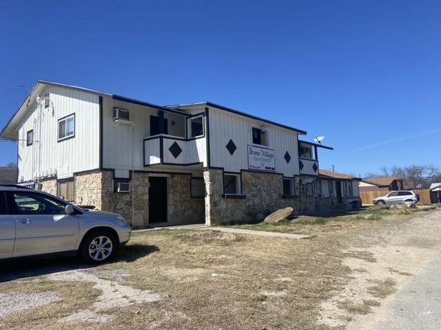 903 Drury LN