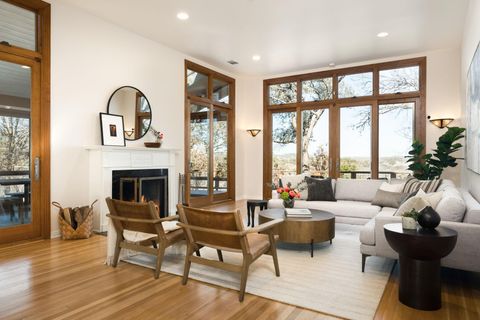 902 Bluebonnet LN Austin TX 78704