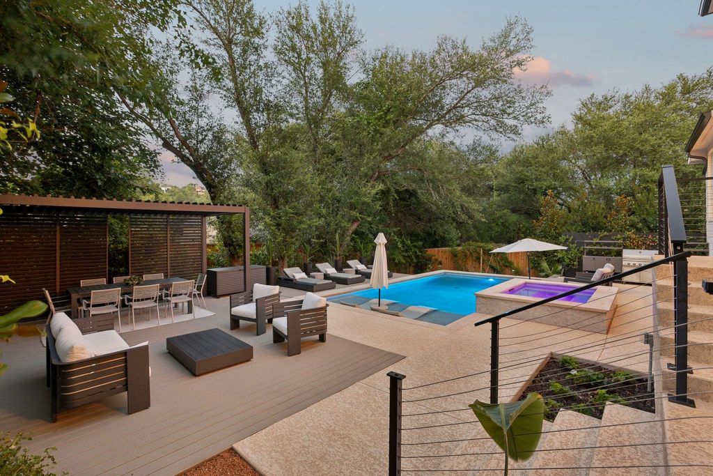 Photo of 12000 Portobella DR, Austin, TX 78732 (MLS # 6701879)