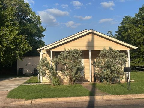 1703 Carter ST Bastrop TX 78602