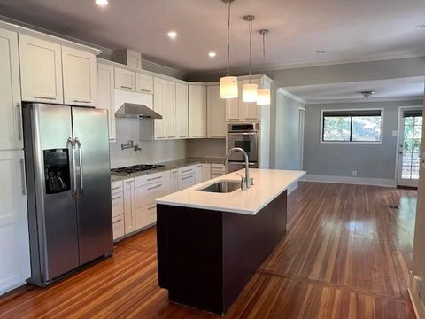 Photo of 209 E 35th ST, Austin, TX 78705 (MLS # 2706920)