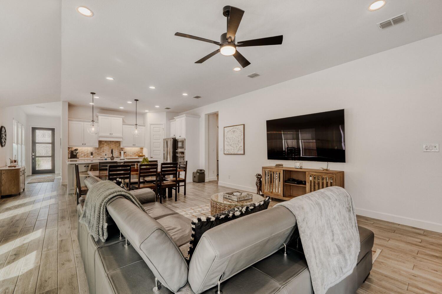 369 Prickly Poppy LOOP