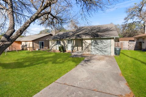 Photo of 2016 Nevada ST, San Marcos, TX 78666 (MLS # 8385265)