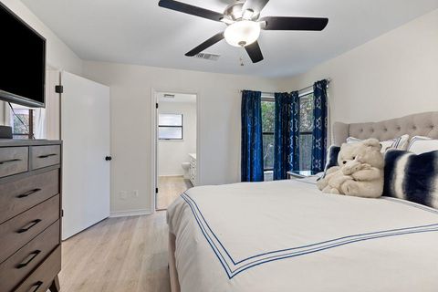 Tiny photo for 5 Valhalla CT, The Hills, TX 78738 (MLS # 6670575)