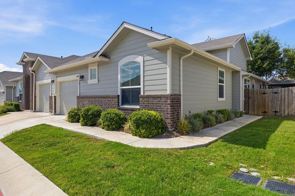 14208 HANDEL DR APT 10A, PFLUGERVILLE, TX 78660 - Image fabf65020c0d6fd65c0d38ac30eaf3df/2045978978