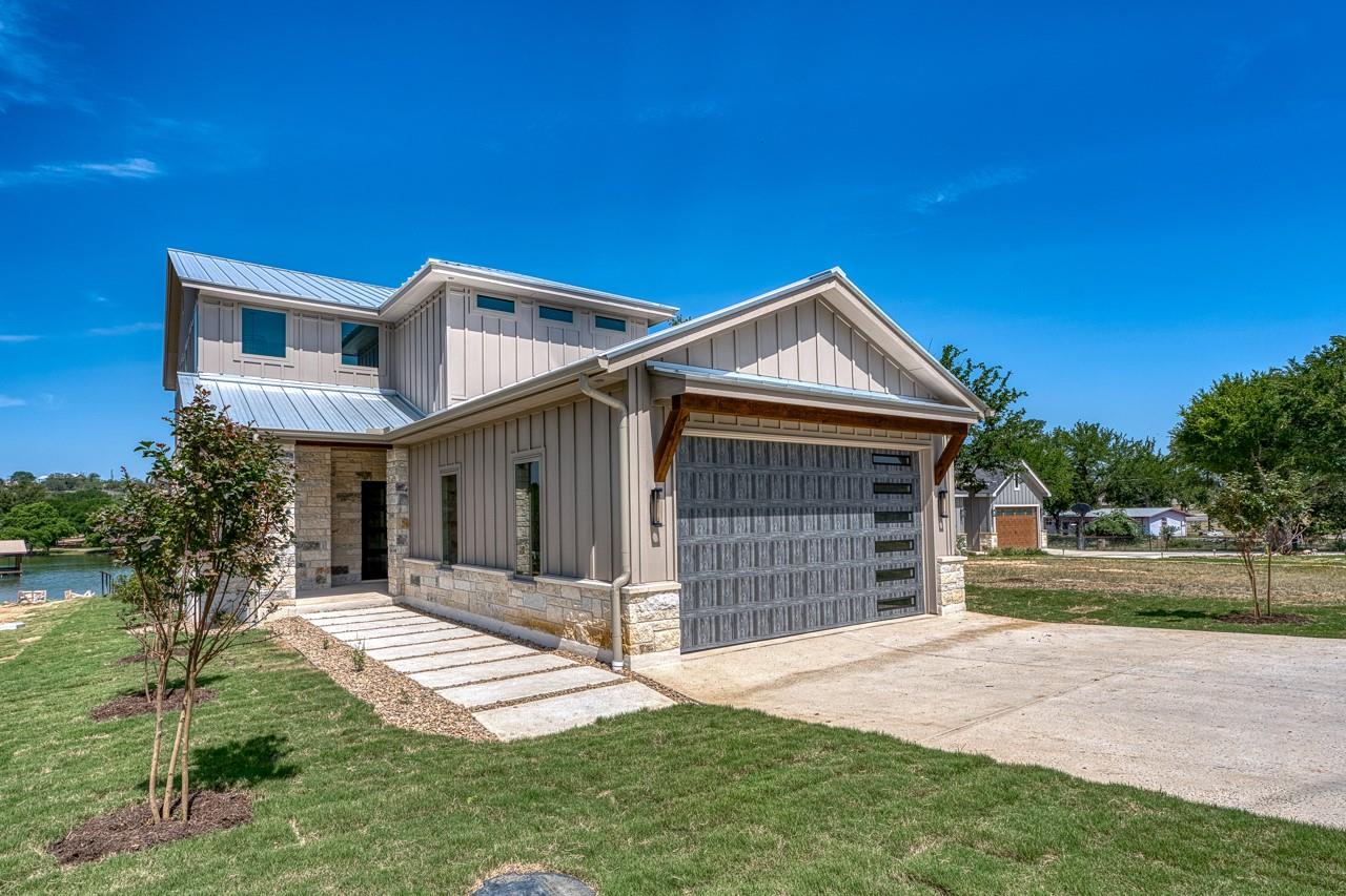 208 E Lakeshore DR