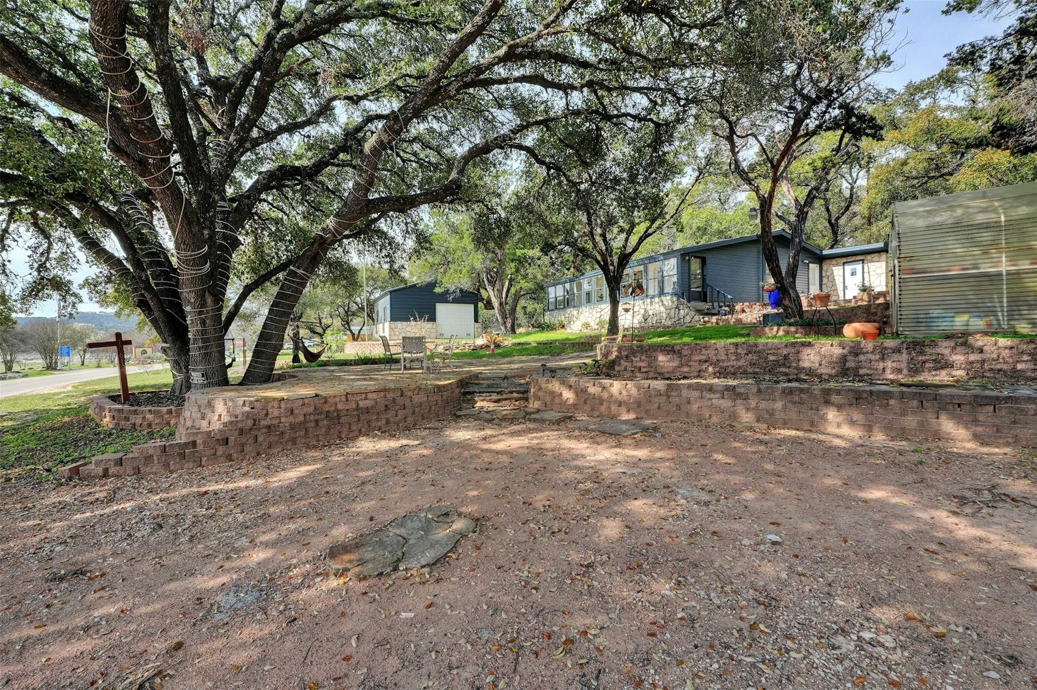 10612 Lakeside DR