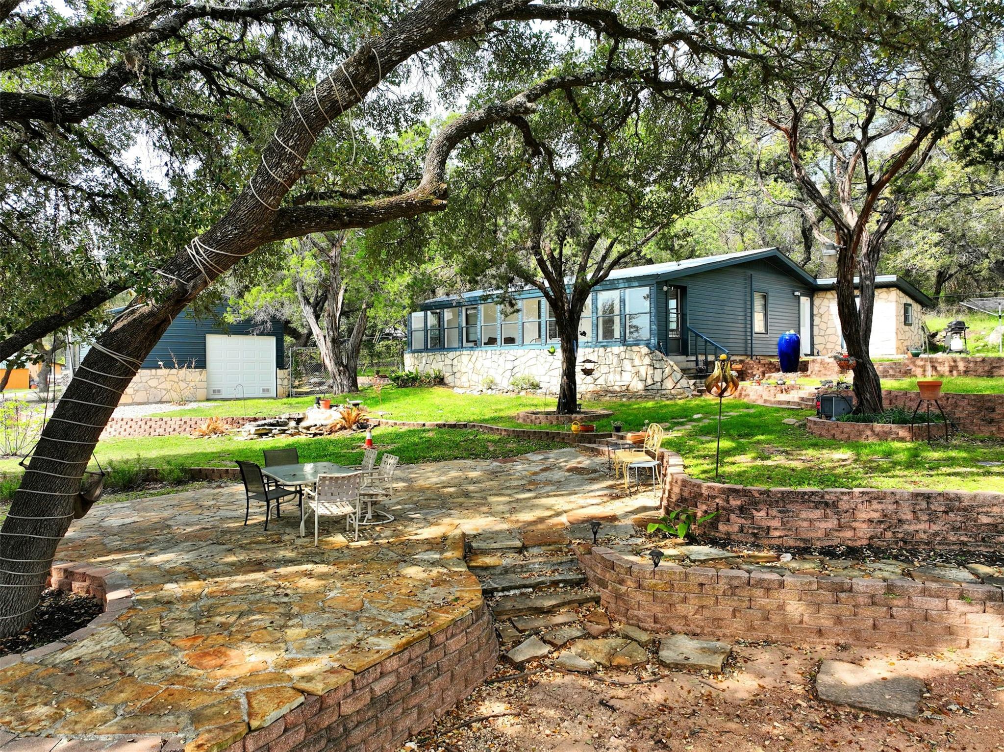10612 Lakeside DR