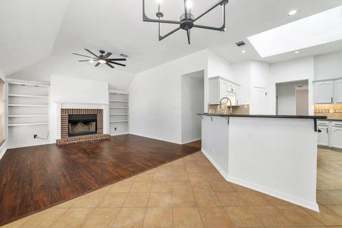 Tiny photo for 209 El Rio Dr Dr, Lakeway, TX 78734 (MLS # 3199002)