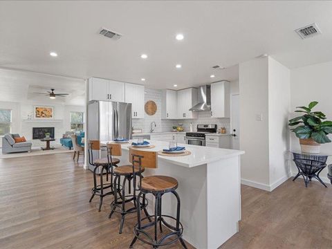 1312 Hyman LN Austin TX 78742
