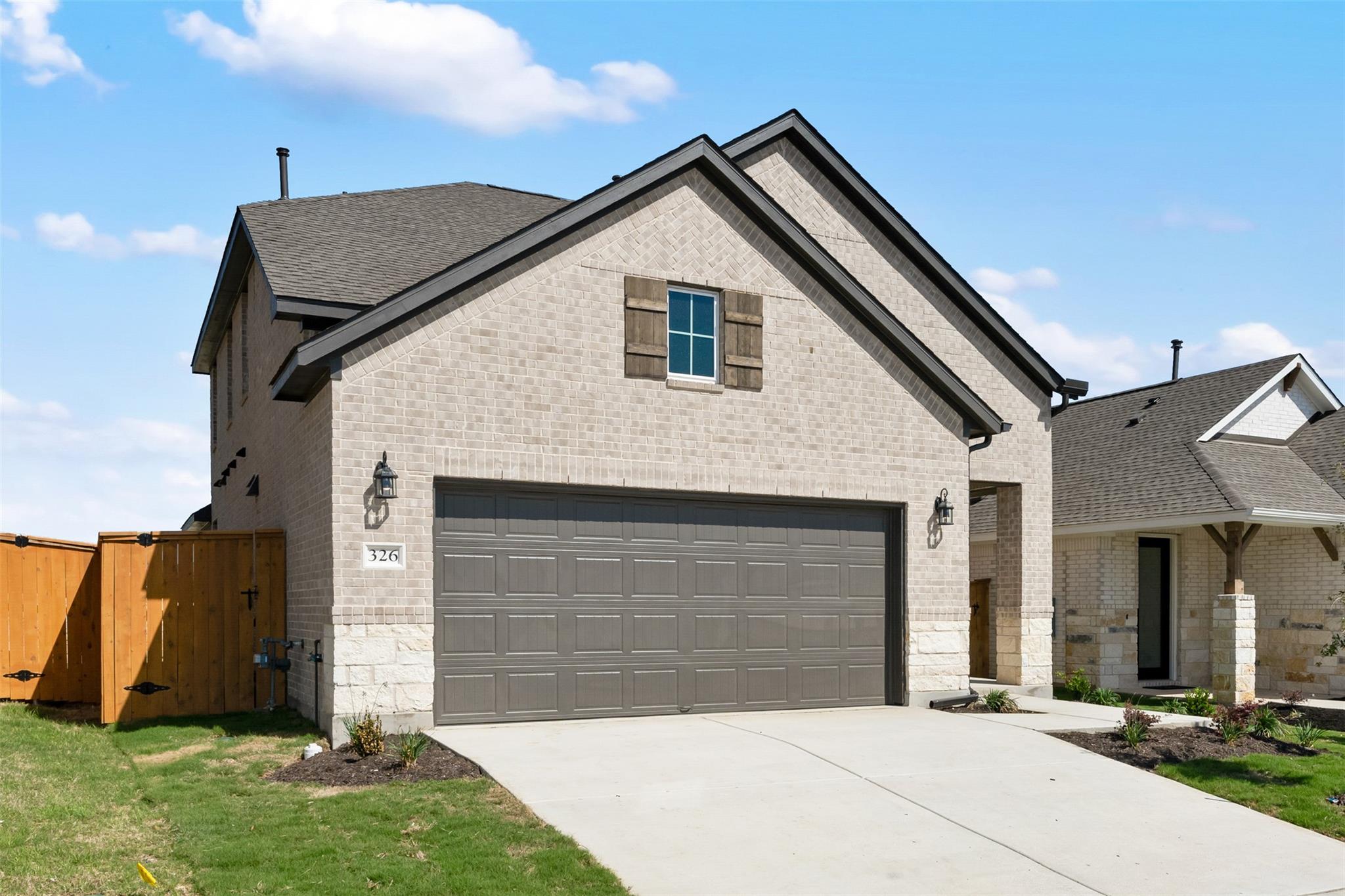 326 Possumhaw LN