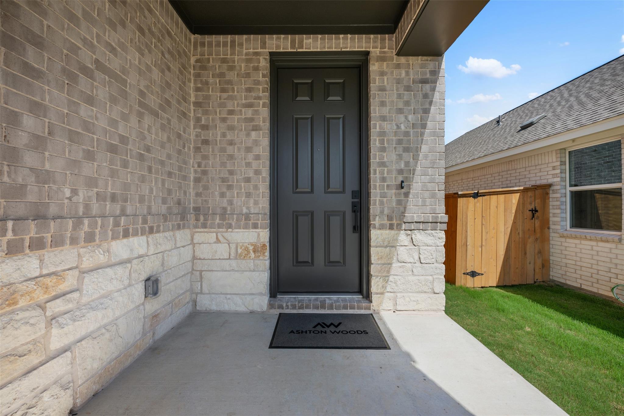 326 Possumhaw LN