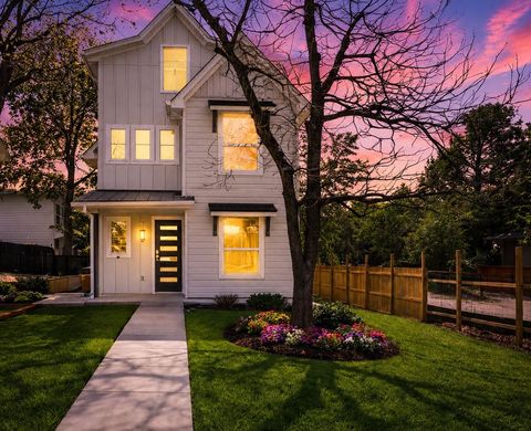 Photo of 2301 E 10th ST, Austin, TX 78702 (MLS # 9290492)