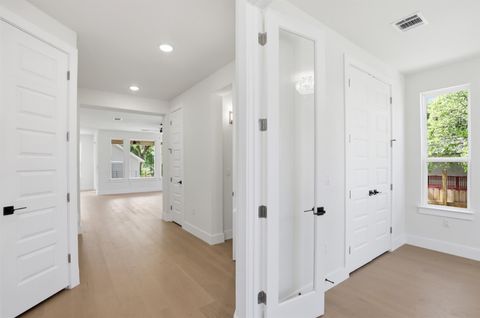 Tiny photo for 2301 E 10th ST, Austin, TX 78702 (MLS # 9290492)
