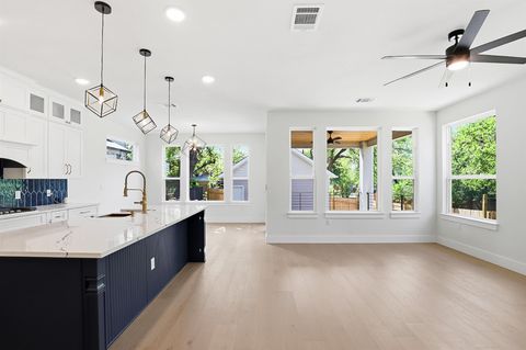 Tiny photo for 2301 E 10th ST, Austin, TX 78702 (MLS # 9290492)