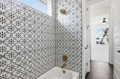Tiny photo for 2301 E 10th ST, Austin, TX 78702 (MLS # 9290492)