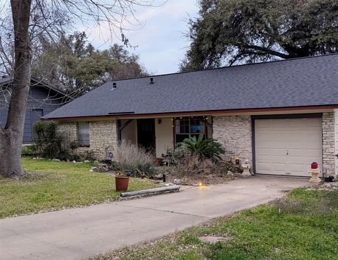 Photo of 902 Austin Highlands BLVD, Austin, TX 78745 (MLS # 1244539) Photo of 902 Austin Highlands BLVD, Austin, TX 78745 (MLS # 1244539)