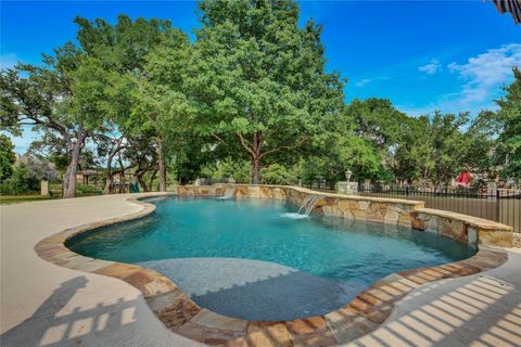 104 Standing Oak DR Georgetown TX 78633