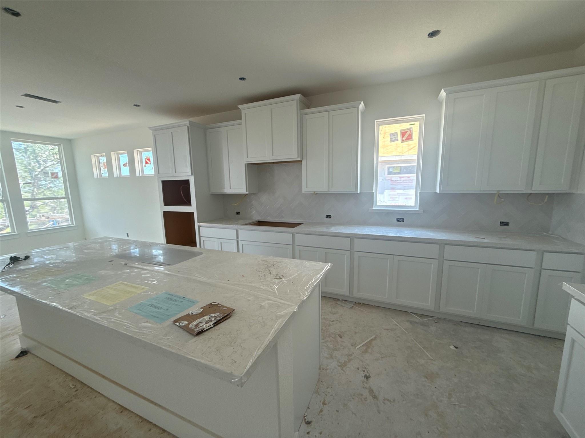 1608 Snowdrop DR