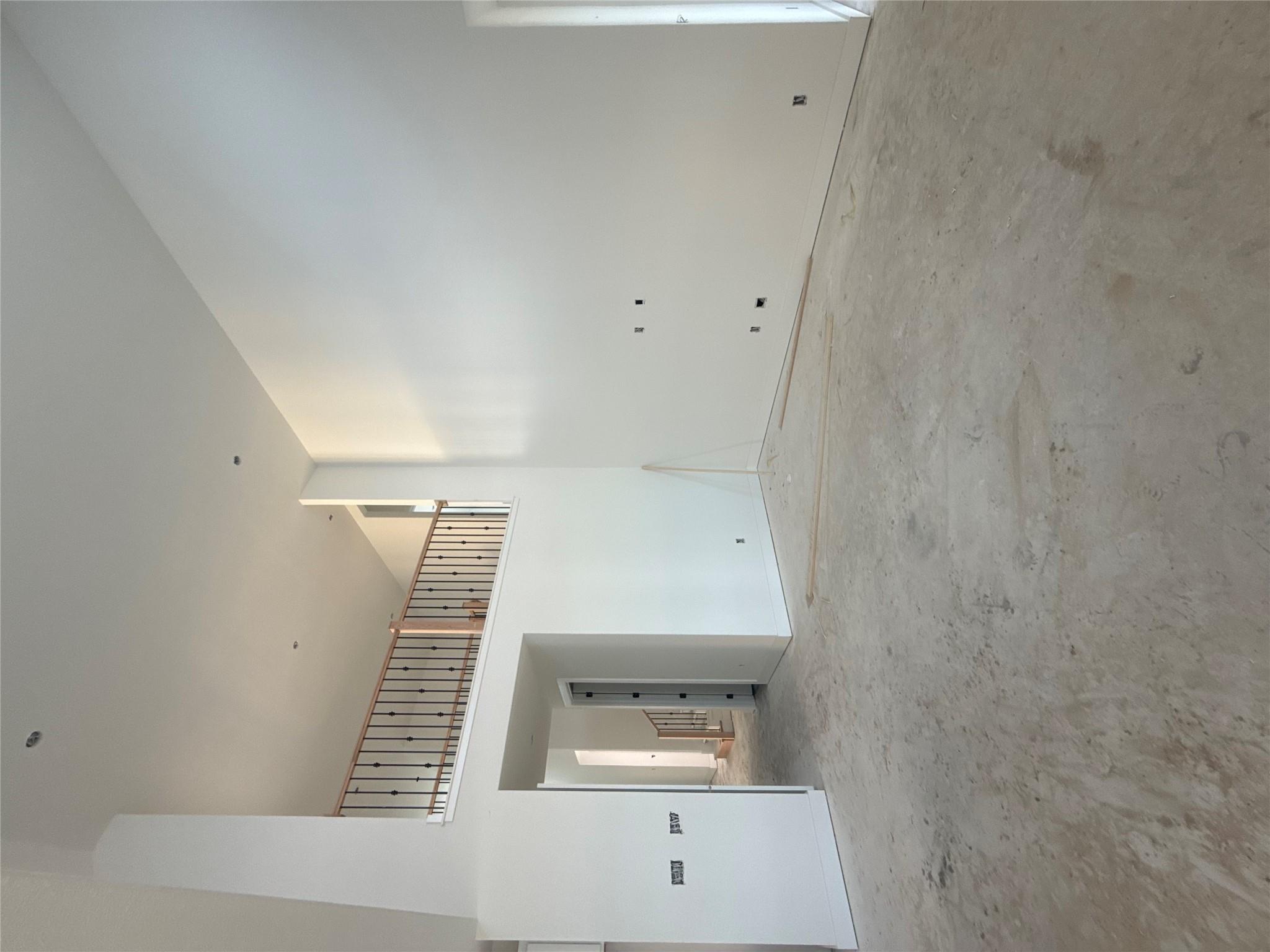 1608 Snowdrop DR