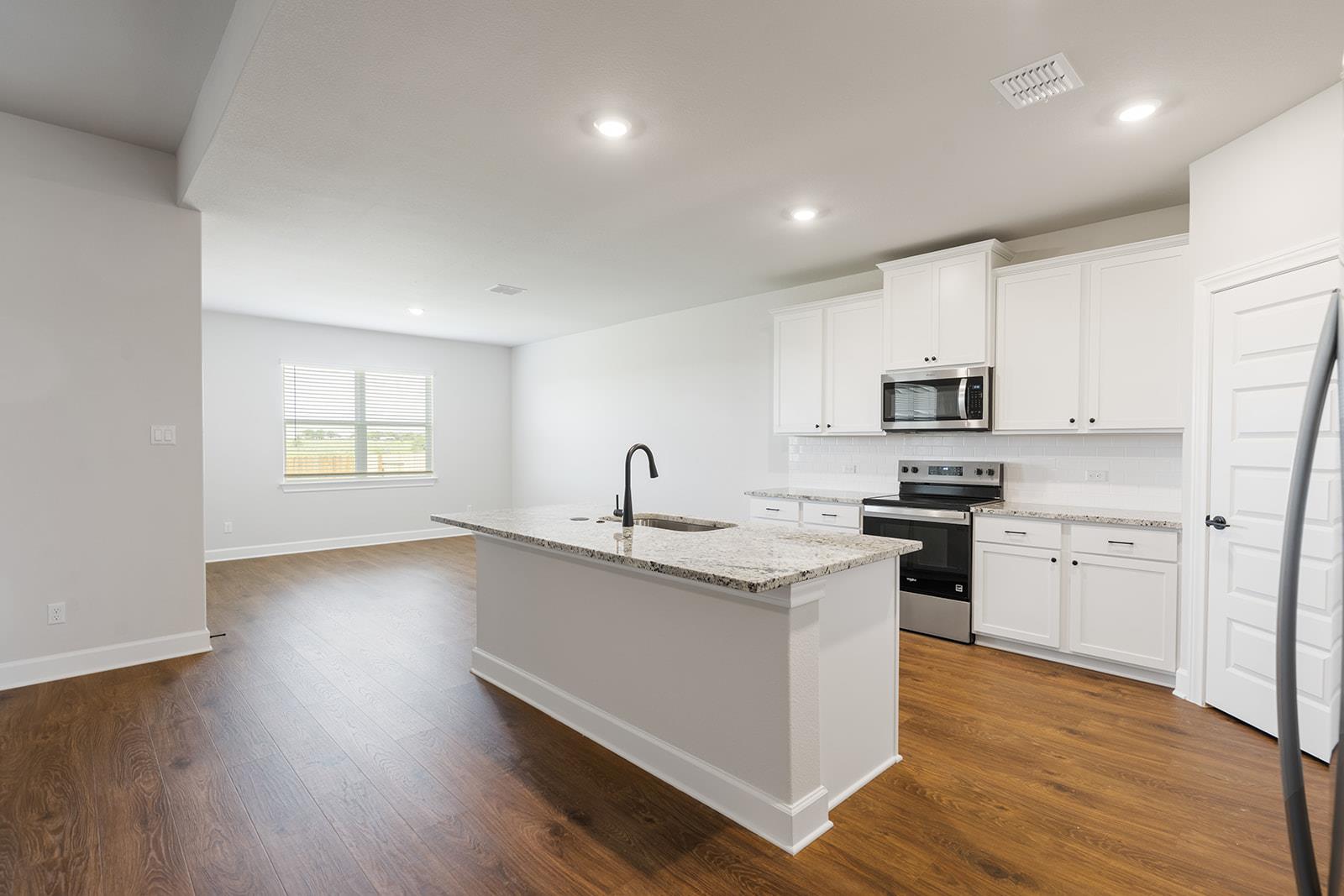 501 West Luna Blue LN