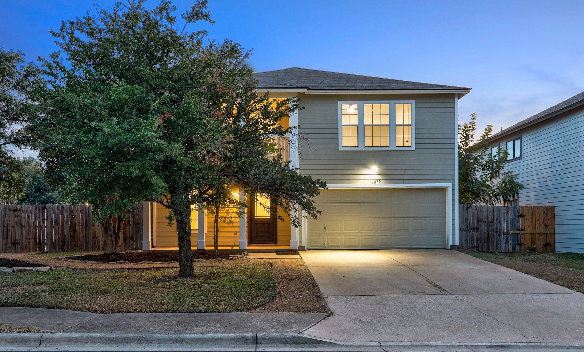 1072 London LN