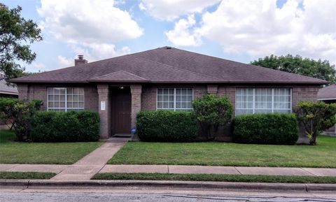 Photo of 1041 Disraeli CIR, Pflugerville, TX 78660 (MLS # 6878459)