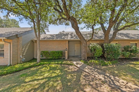 Photo of 5737 N Scout Island CIR, Austin, TX 78731 (MLS # 3944854)