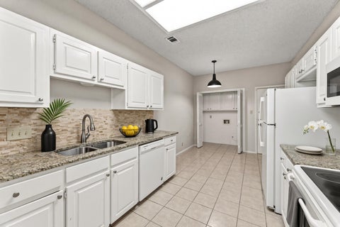 Tiny photo for 5737 N Scout Island CIR, Austin, TX 78731 (MLS # 3944854)