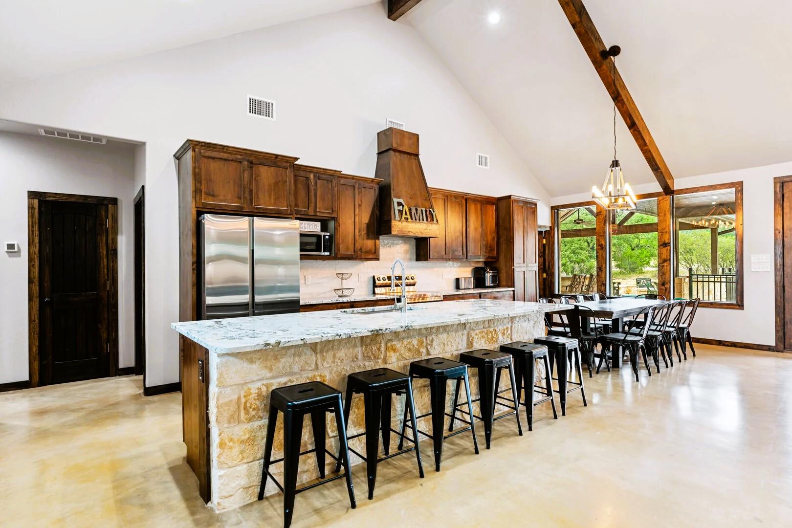 1718 Mountain Valley RD