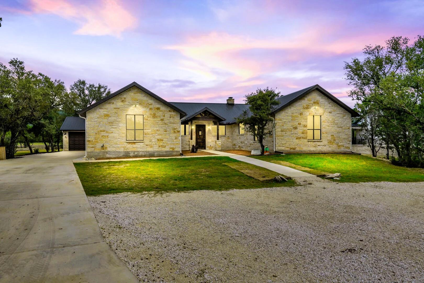 1718 Mountain Valley RD