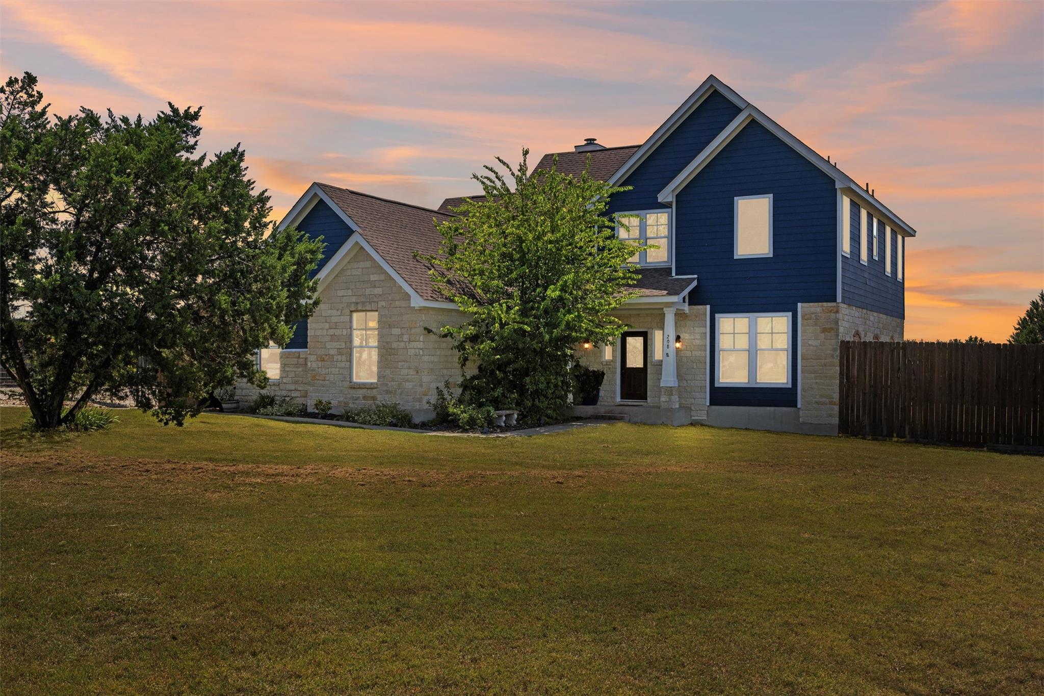 208 Dawn DR