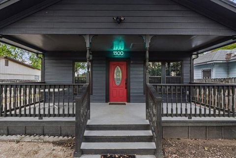 Photo of 1300 Haskell ST, Austin, TX 78702 (MLS # 8874163)