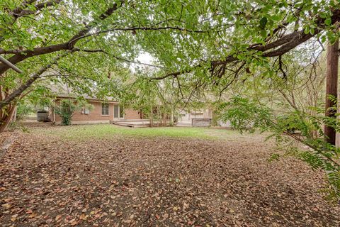 Tiny photo for 2500 Spring Creek DR, Austin, TX 78704 (MLS # 4440139)