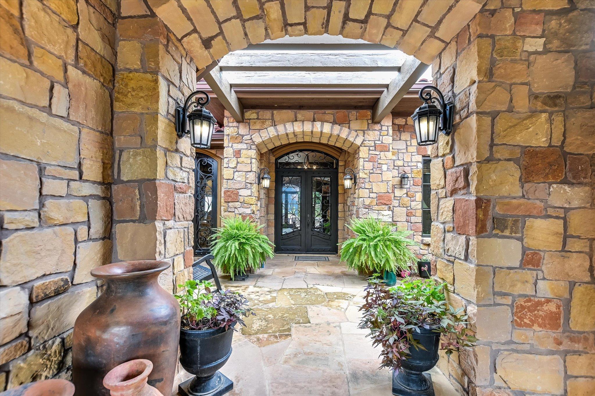 481 Chimney Cove DR