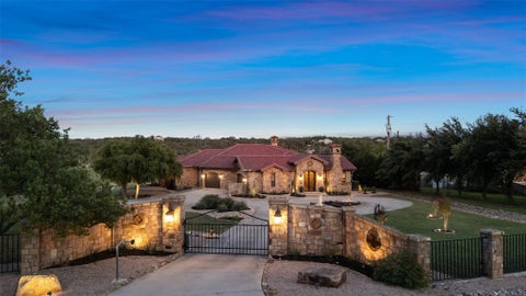 Photo of 481 Chimney Cove DR, Marble Falls, TX 78654 (MLS # 3799877)