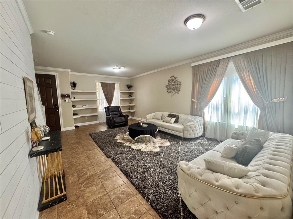 14600 Lake Victor DR