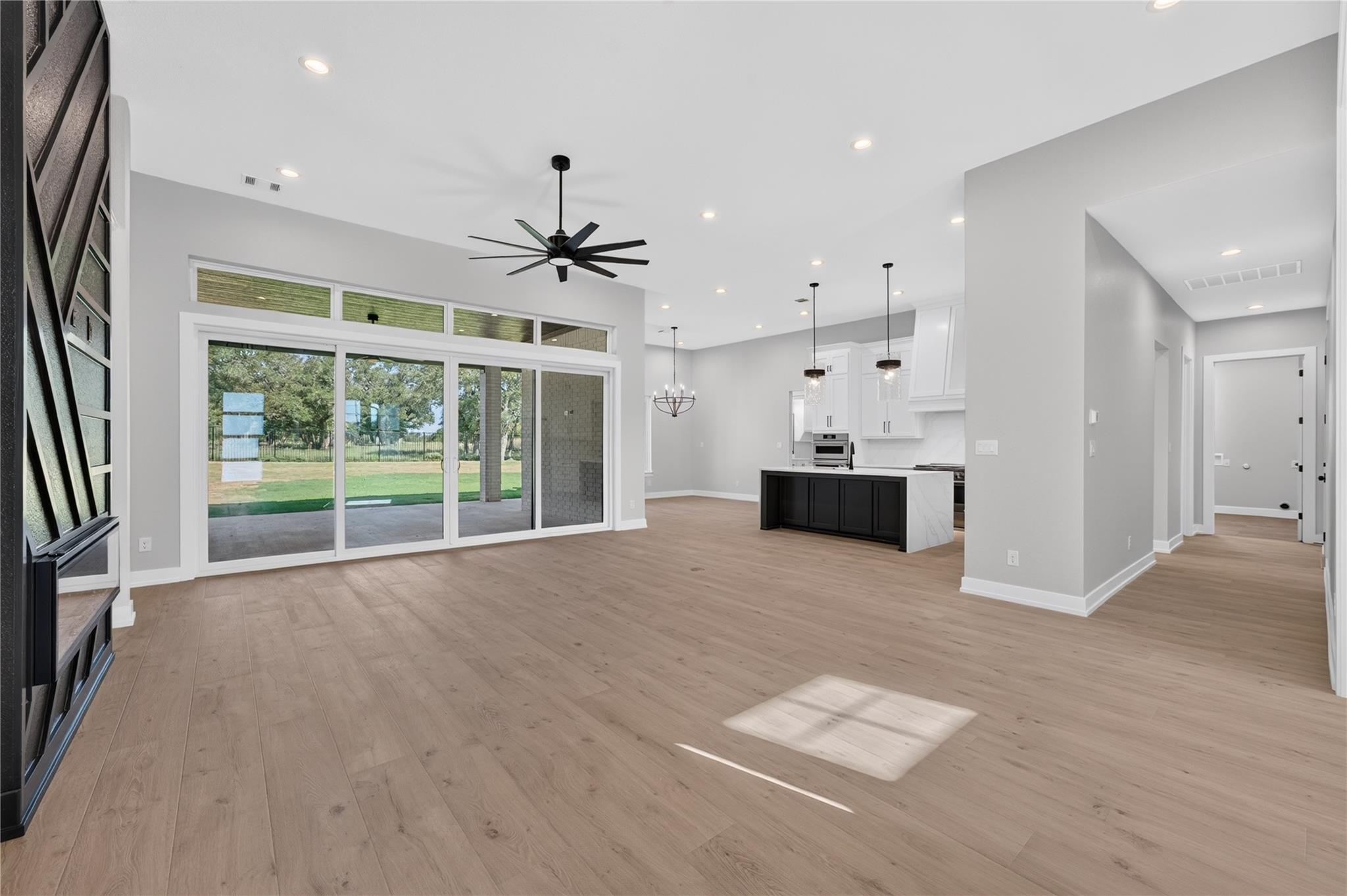 101 Lakeview DR