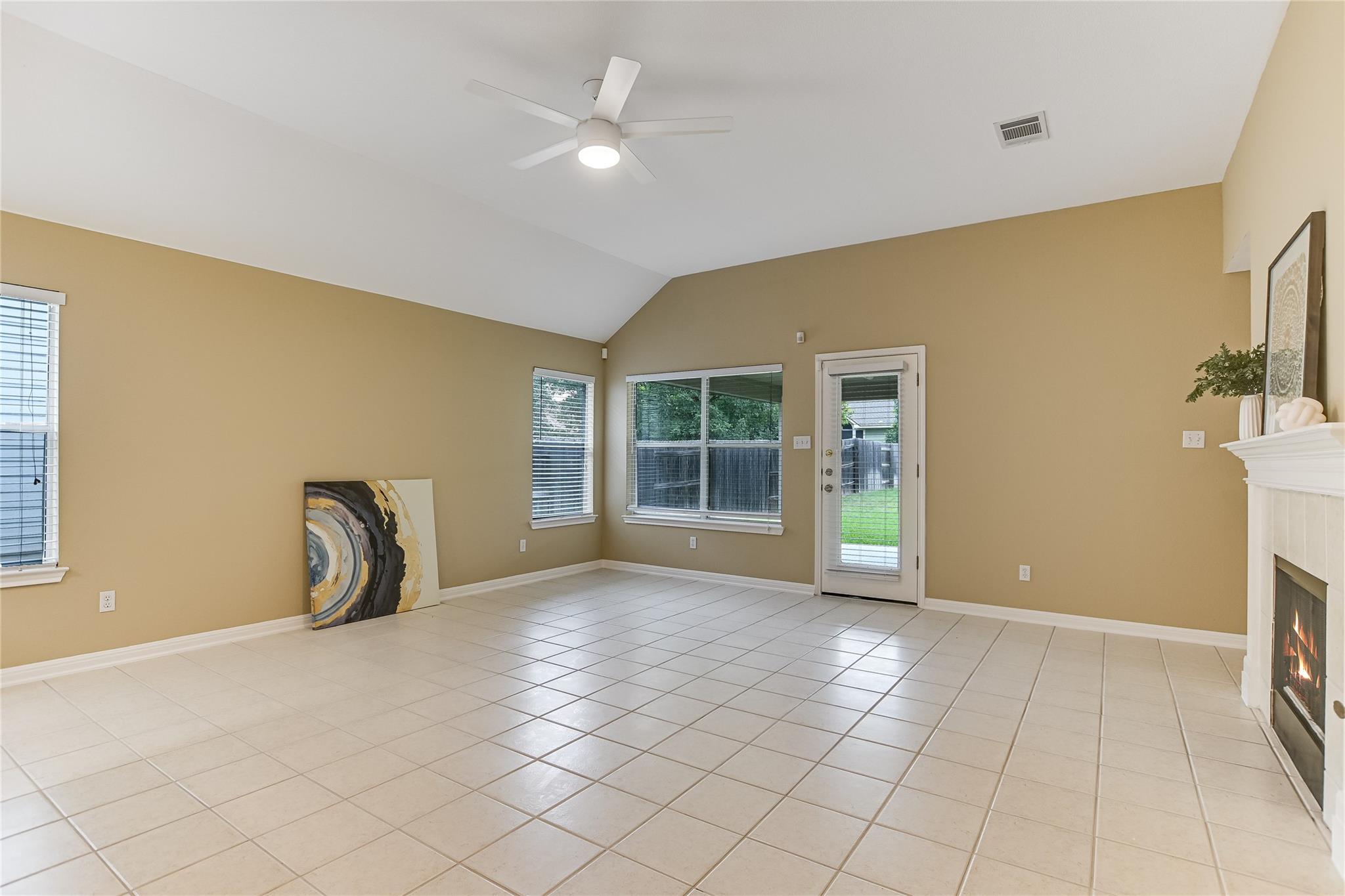 168 Hickory LN
