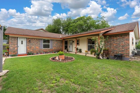 Photo of 716 Buckingham PL, Austin, TX 78745 (MLS # 2966622)