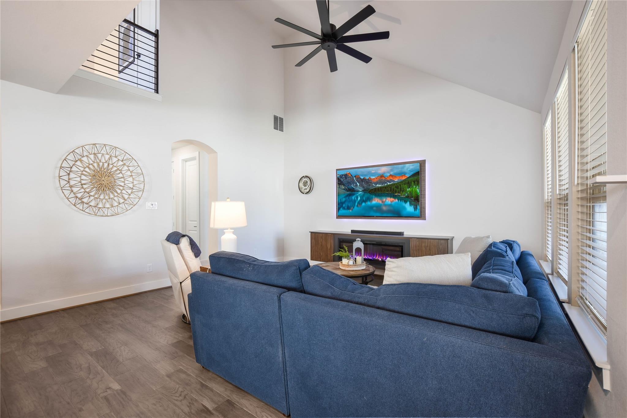 237 Arrowhead Mound RD